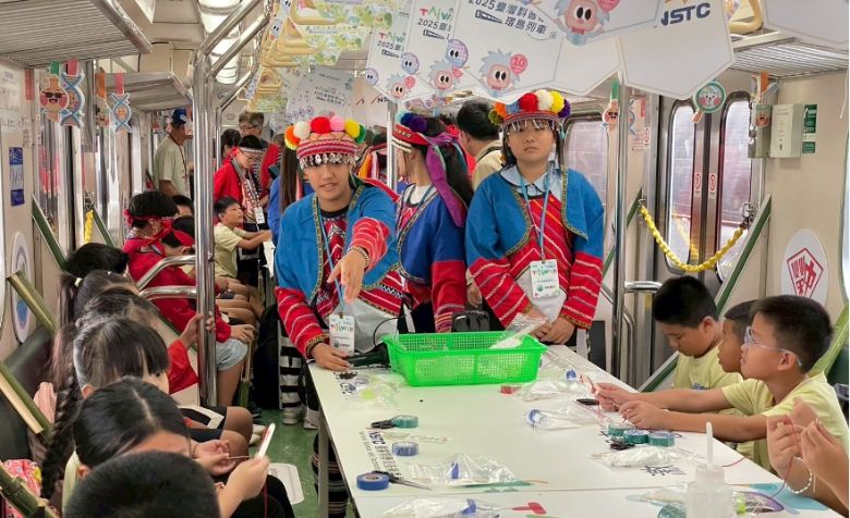 嘉大植醫系林彥伯助理教授與嘉縣民和國中合作  科普環島列車與文化及大自然共融(科技大觀園)