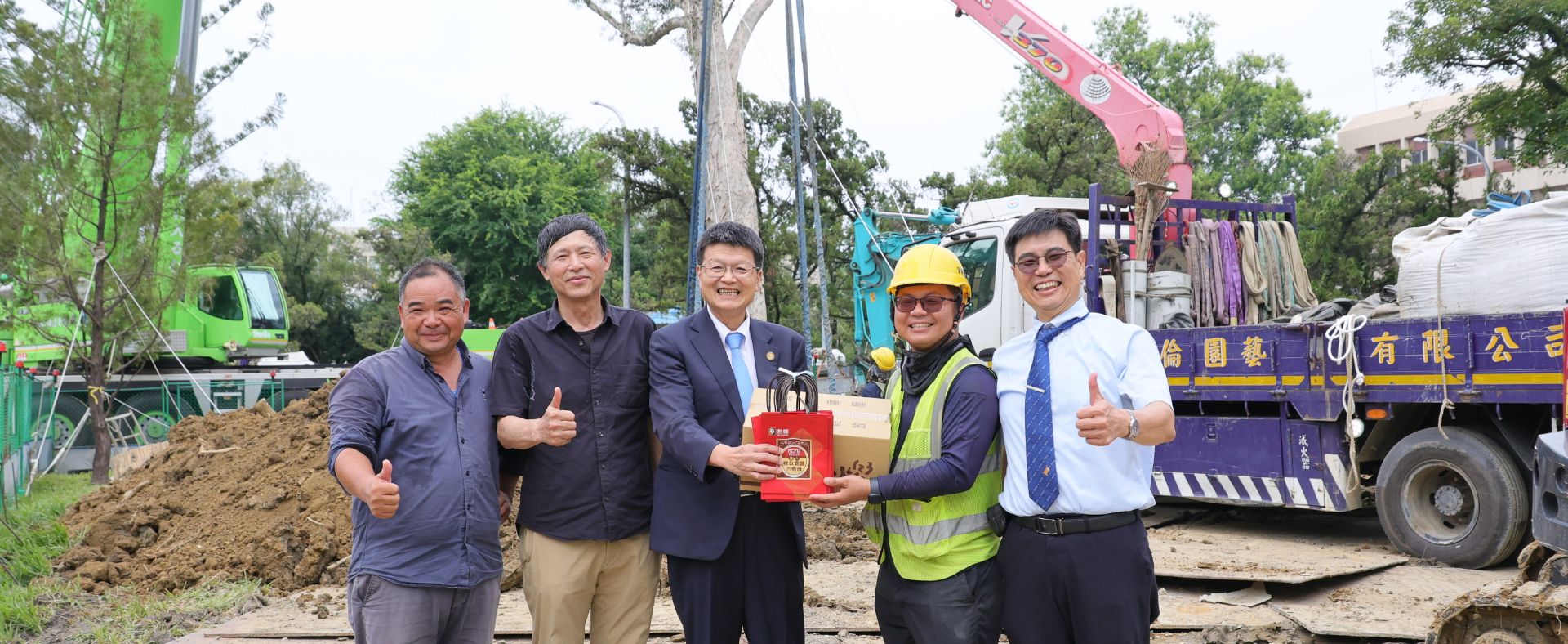 永續與建設並行！嘉大展現生命尊重 嚴謹工法為嘉禾館前老樹「溫柔搬家」