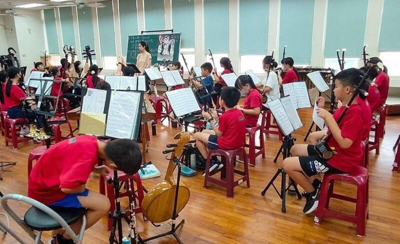 國立嘉義大學蘭潭國樂團帶動中小學課程辦理情形。（自由時報）