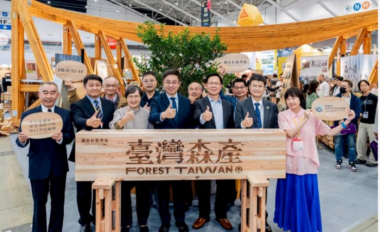 嘉大木設系張元耀校友擔綱「2025國產材臺灣館－臺灣森產」執行重任  展現國產木竹材的永續力量