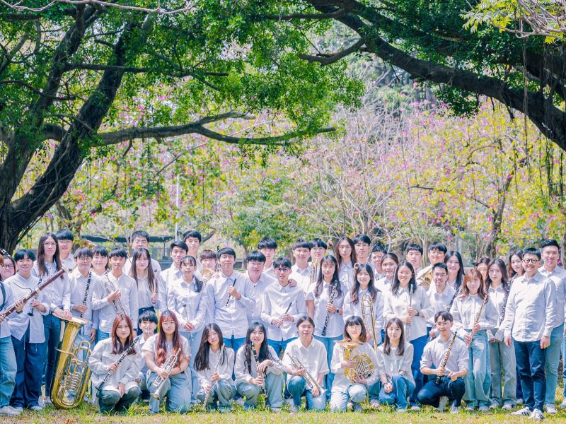圖：嘉大音樂系管樂團全體團員合影。（照片由音樂學系提供）