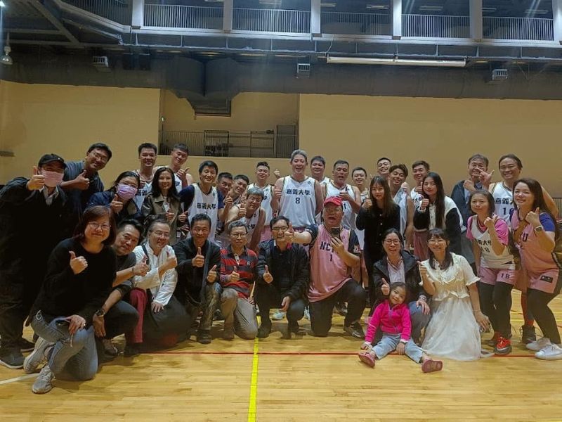 籃球隊加油團
