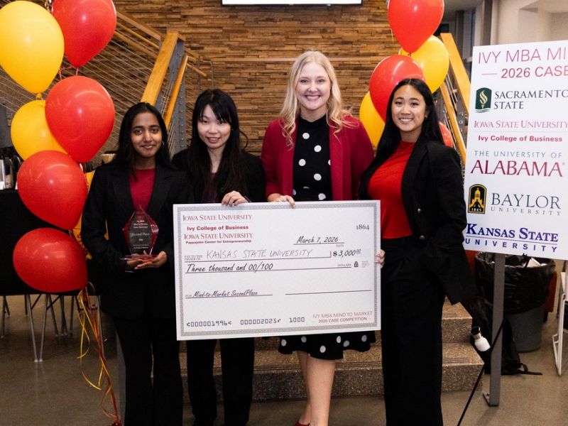 資管系蔡亞洳同學與組員榮獲第二名及3,000美元獎金