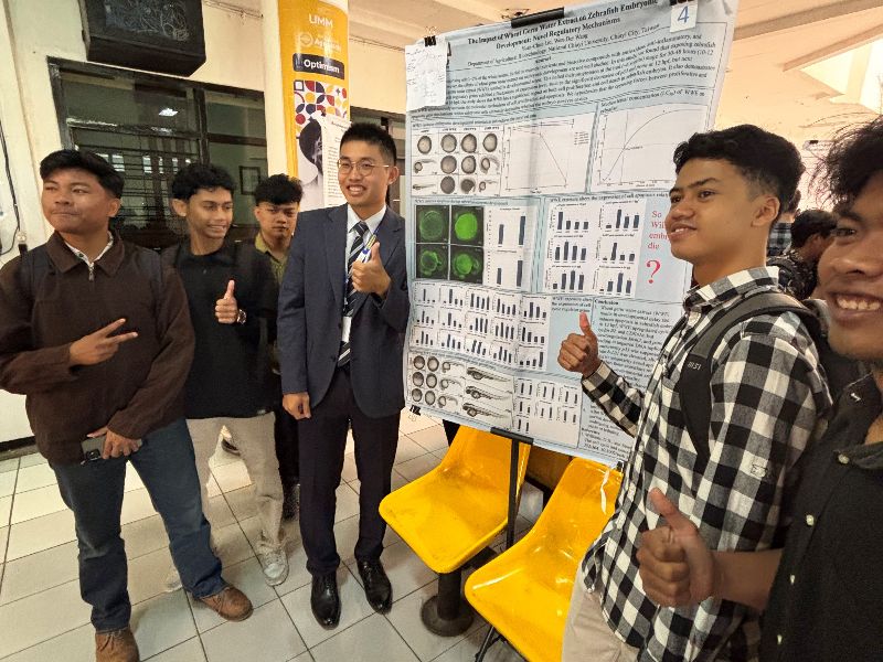 學生介紹研究成果