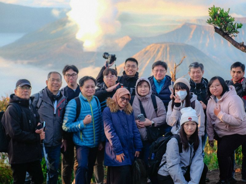 本系印尼系友特安排本系師生與系友的交流活動