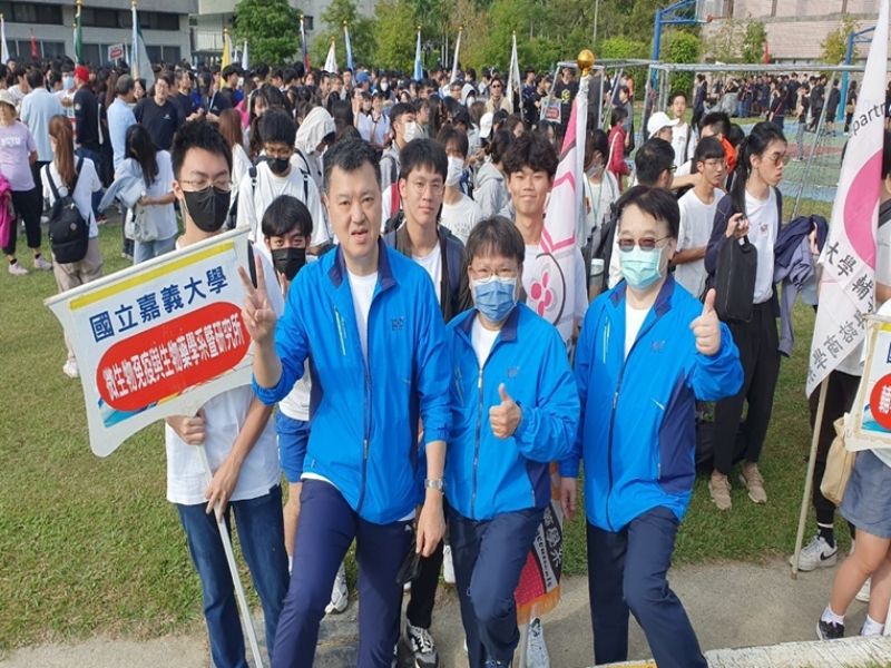 微生物免疫與生物藥學系運動會大合照