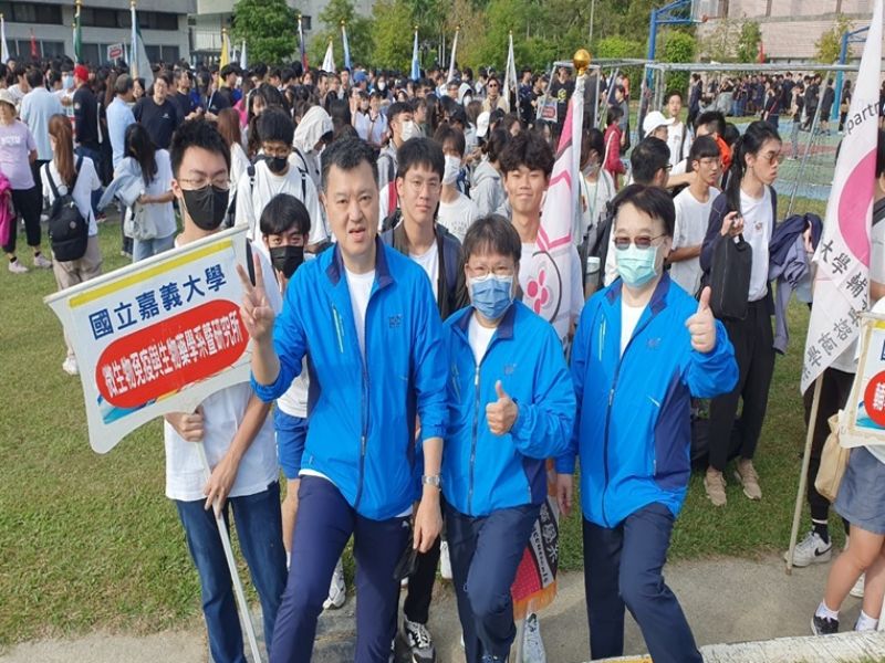 微生物免疫與生物藥學系運動會大合照