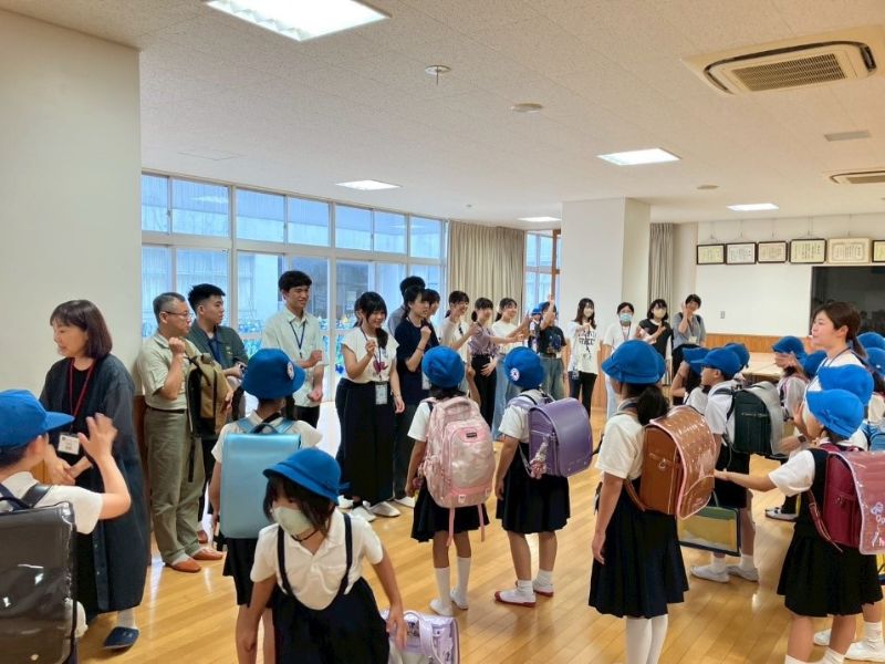 師院8位學生前往日本高松市立新番丁小學訪問