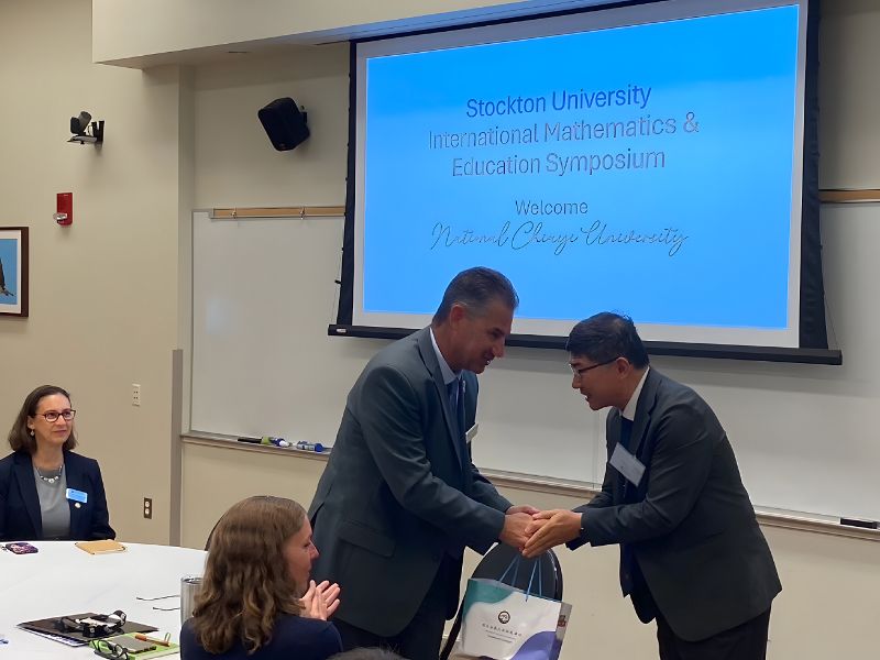 本校師生至美國Stockton University參與The 2024 International Symposium of Mathematics and Education