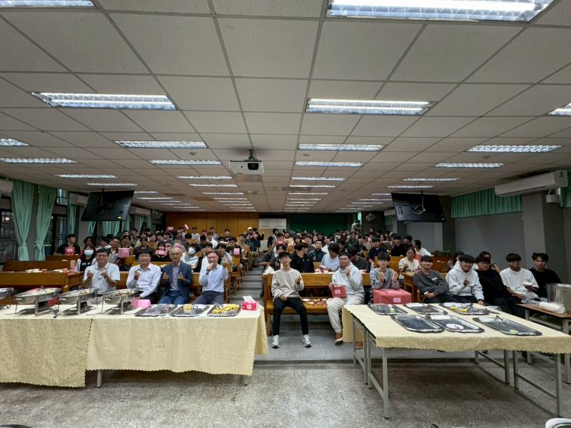 機械系辦理114年度系友回娘家職涯座談會共有1百多位系友及師生共襄盛舉，活動圓滿成功!