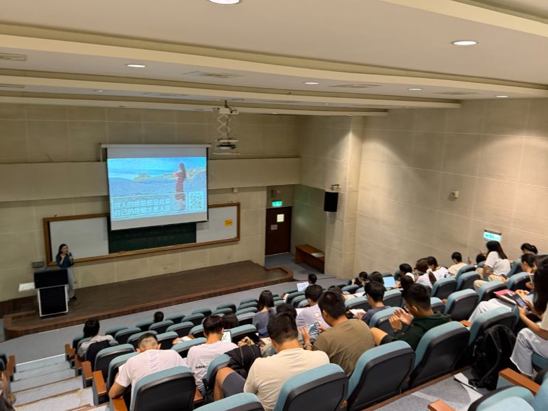 講者與師生分享學習經歷、出國及執業經驗