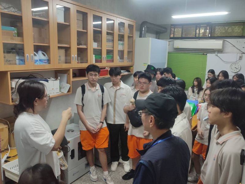 臺北市立南湖高中115年4月14日至本系參訪-至實驗室參觀