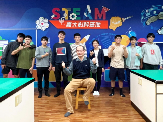 嘉大USR教育實踐打造STEAM跨域創科教室培育跨域人才。