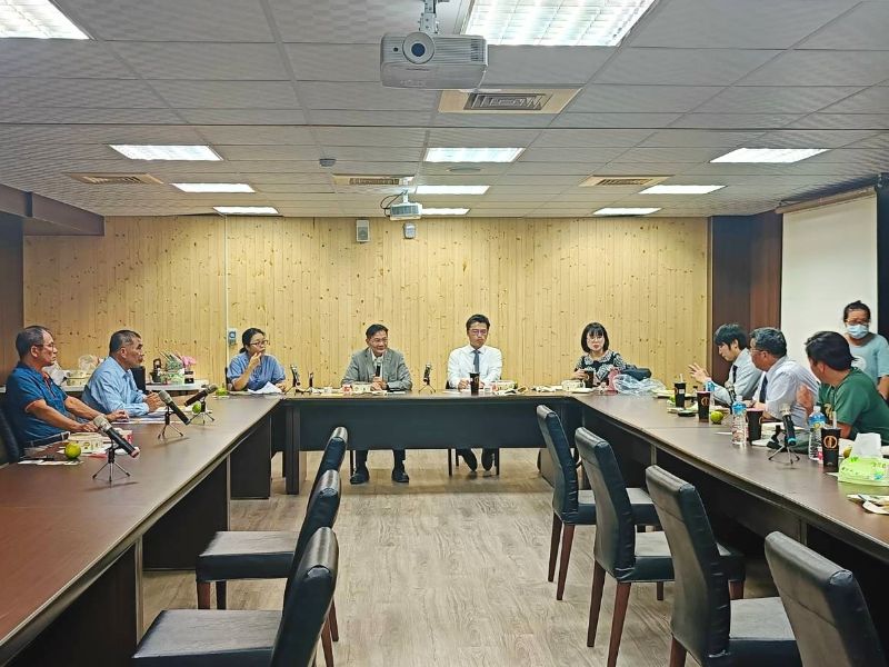 農學院沈榮壽院長與名寄市貴賓座談。(照片由侯金日主任提供)