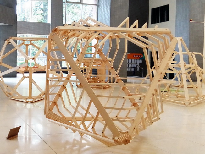 《幾何之森》大型數學幾何藝術特展作品之一