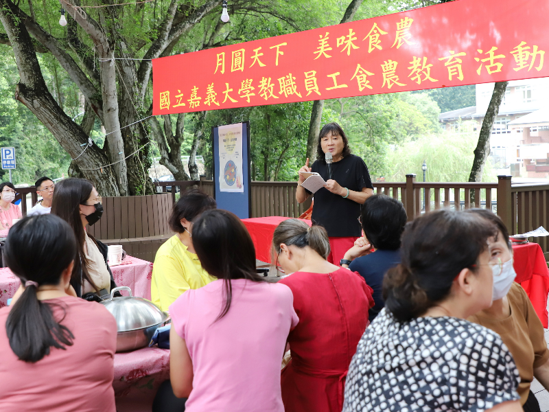 嘉大水生系吳淑美教授分享從養殖場到餐桌，挑好魚吃新鮮的技巧。