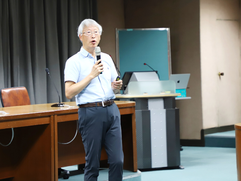 美國華盛頓大學電機和計算機系黃正能教授。