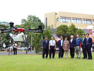 嘉義大學六旋翼農業植保空拍機飛行示範