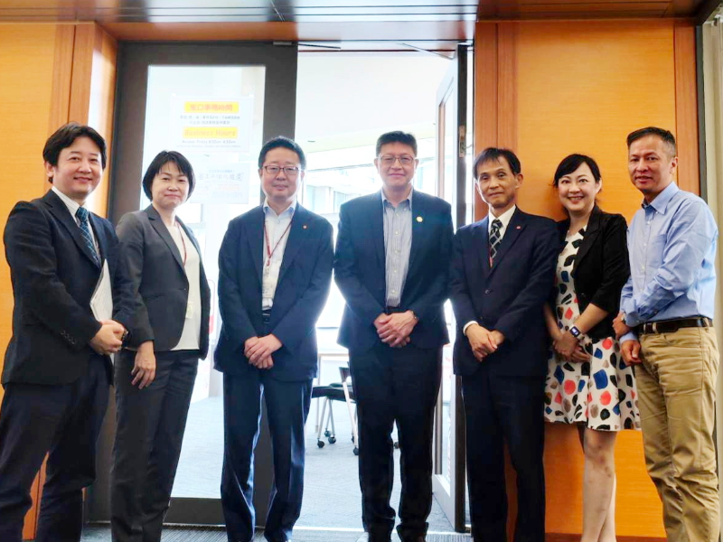 國際處同仁拜會日本福岡大學國際處。(照片由國際處林組長提供)