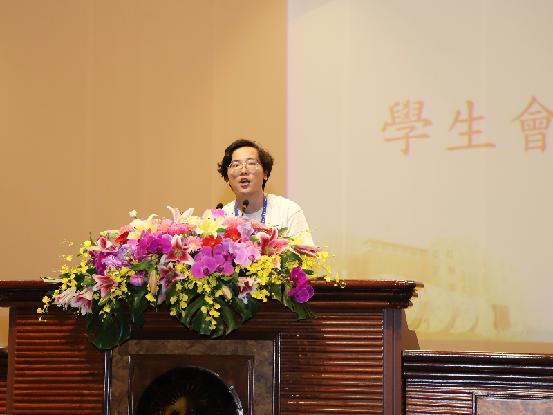 學生會侯龍彬會長勉勵大一新生把握大學四年的時光。