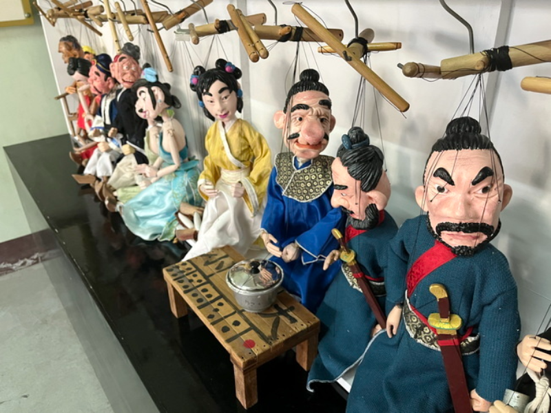 懸絲偶。