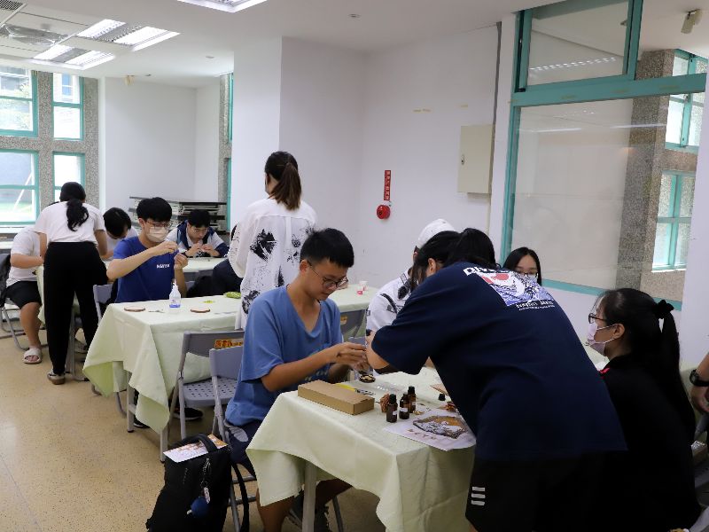 學生現場DIY實作。