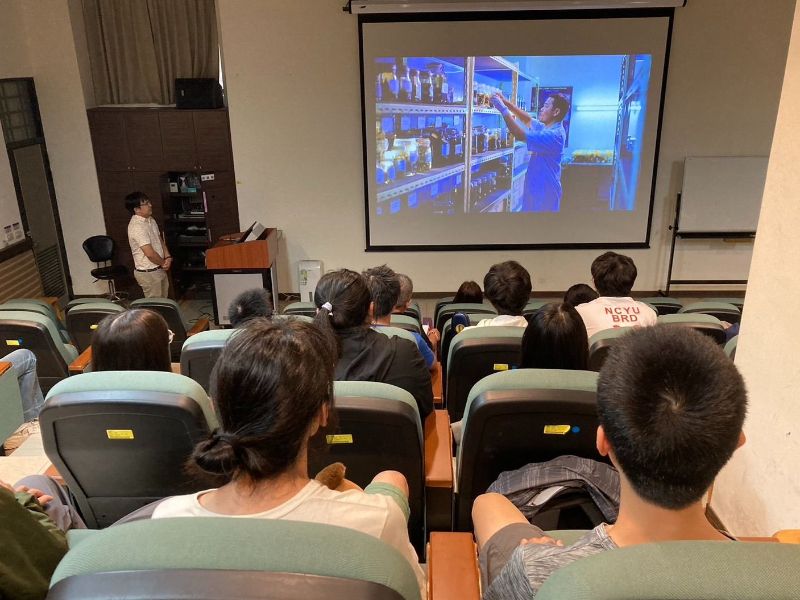 泰國宋卡王子大學自然史博物館研究員Dr. Kittichai Tongtherm分享該校自然史博物館運作情形及特色