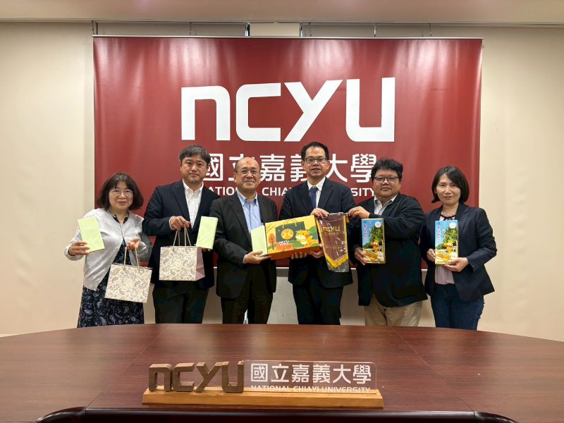 雙方於會後合影。